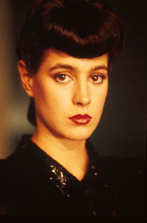 TOF161 : Sean Young